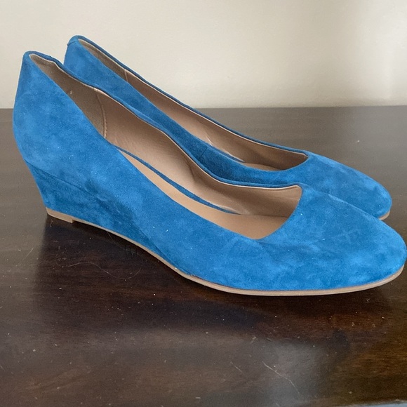 Aerosoles- Almond Toe Wedge Suede Pumps - Picture 2 of 9